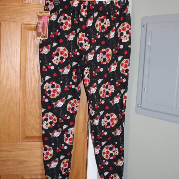 Women's Fleece Lined Jogger Pant - Skull Floral Print - NWT - Picture 6 of 10